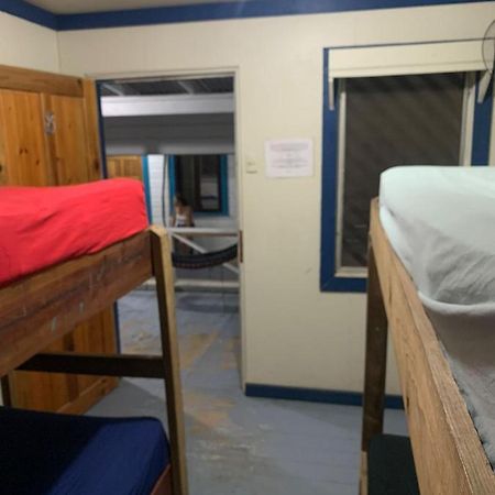 Paradise Divers Hotel Utila Bagian luar foto