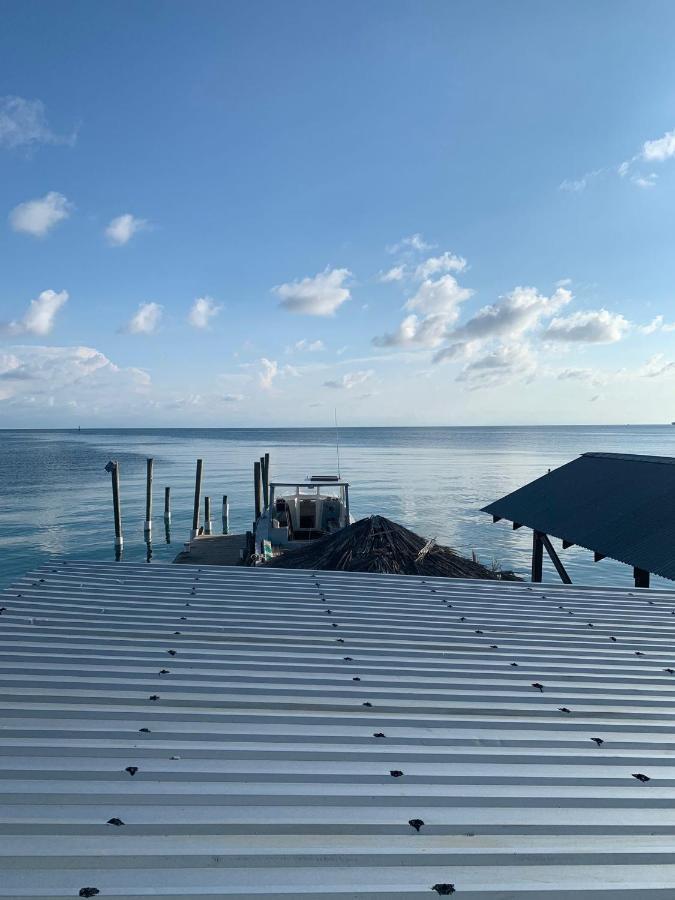 Paradise Divers Hotel Utila Bagian luar foto